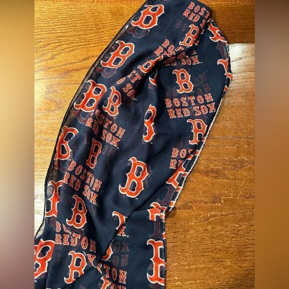 Boston Red Socks infinity scarf - Picture 1 of 2
